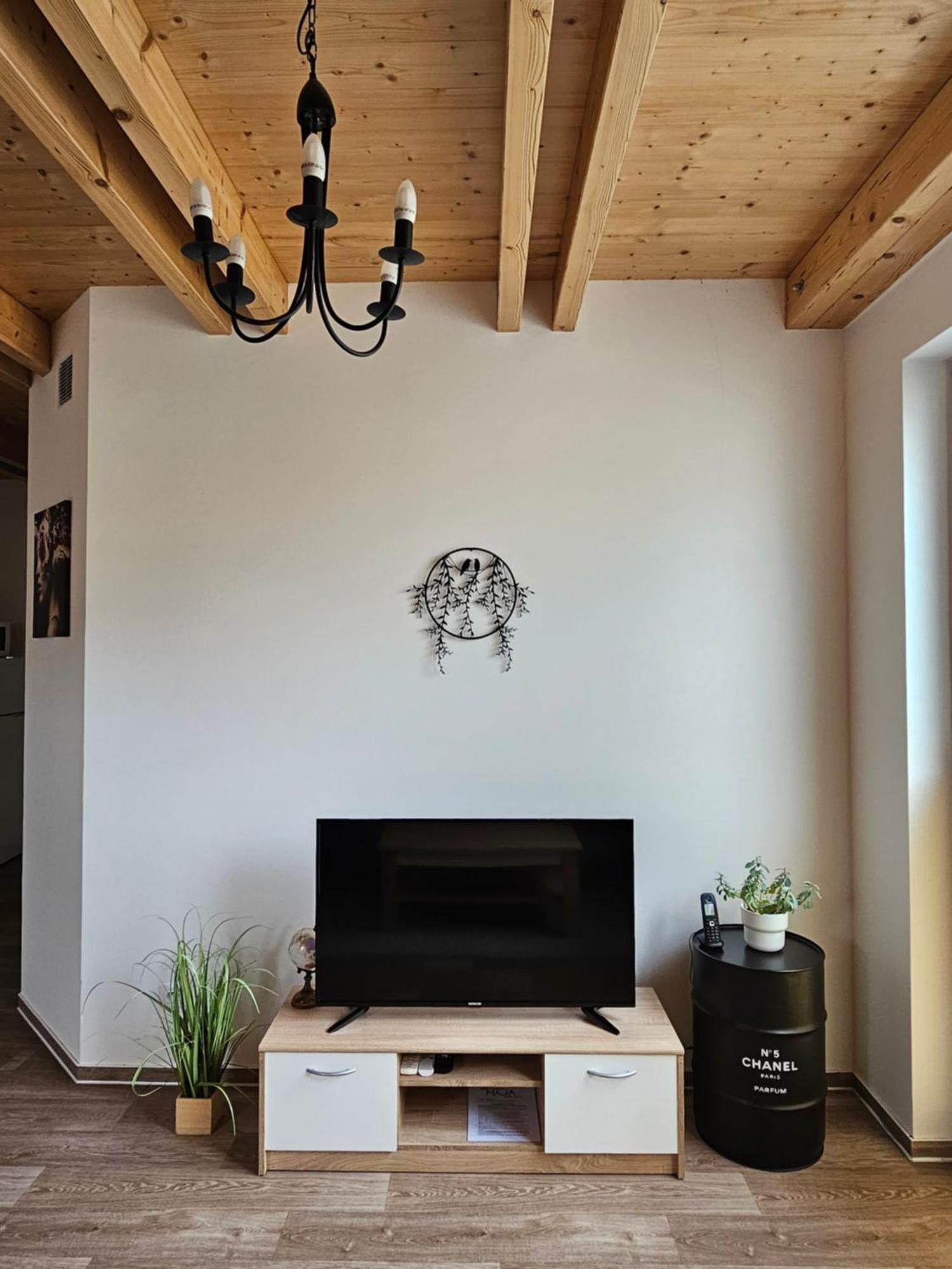 Apartman Maja Mikulov Eksteriør billede